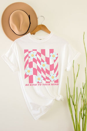 Open image in slideshow, Be Kind Oversized Graphic Tee
