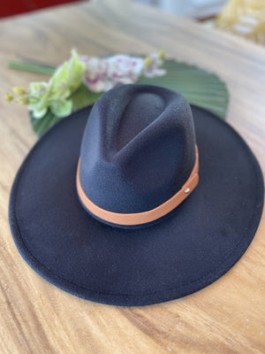 Open image in slideshow, Vegan Felt Leather Band - Panama Hat
